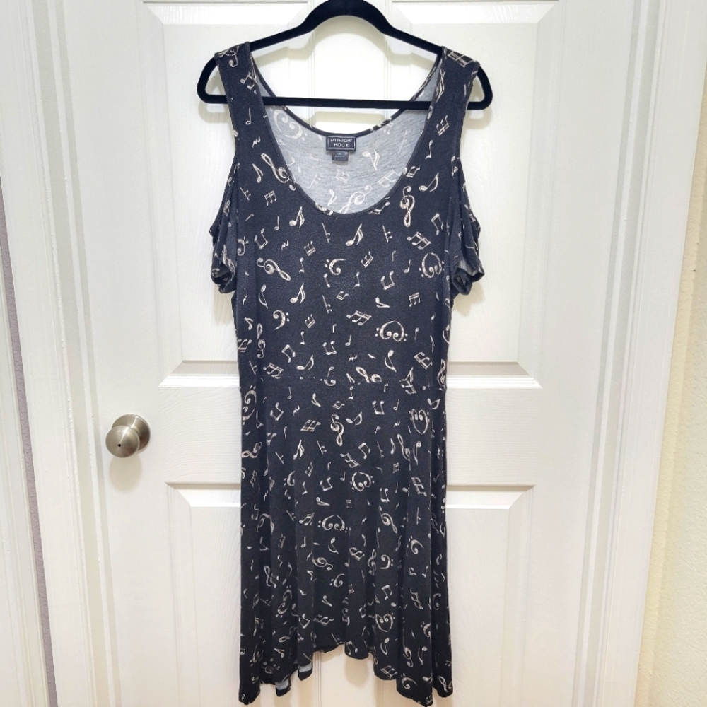 Hot Topic/Midnight Hour Music Coĺd Shoulder Dress